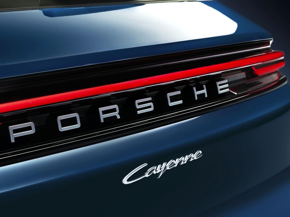 Official date: Porsche reveals the new Cayenne Electric on November 19th