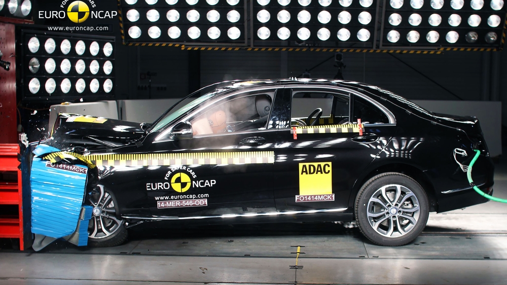 Euro NCAP îşi schimbă regulile: cum vor fi testate maşinile din 2026