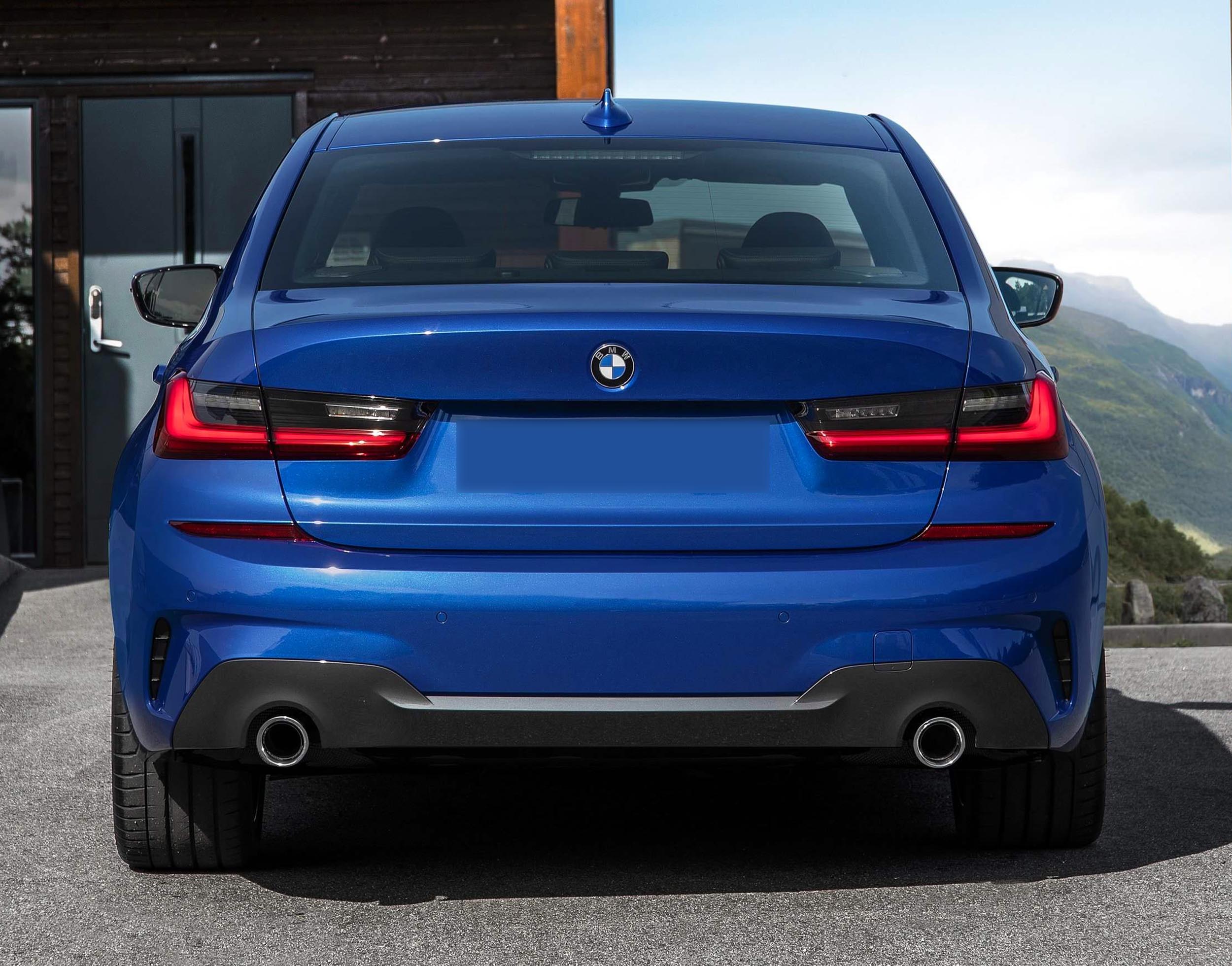 BMW 3-Series 320 xDrive Exterior Rear Design