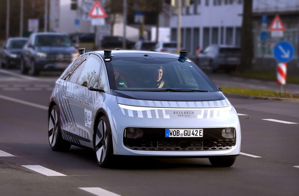 Volkswagen accelerează dezvoltarea condusului autonom prin teste în orașul-sediu