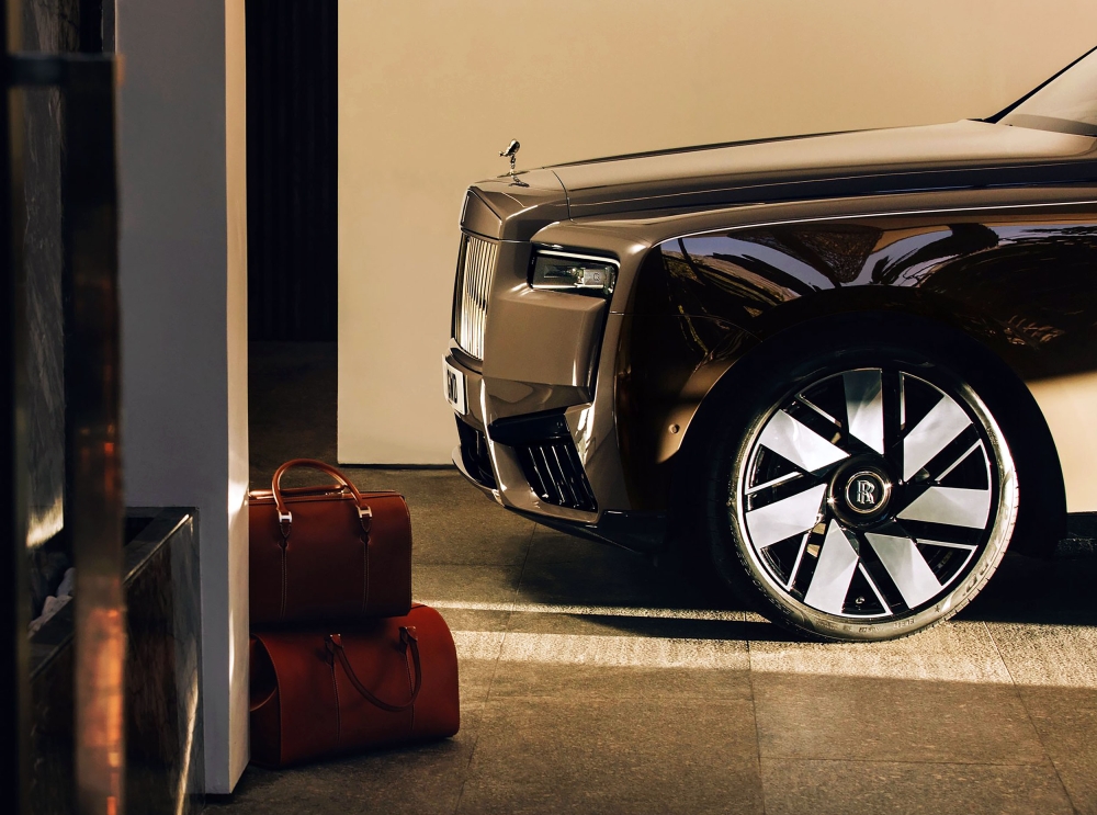 SUV-ul Rolls-Royce Cullinan primește o versiune electrică anul viitor