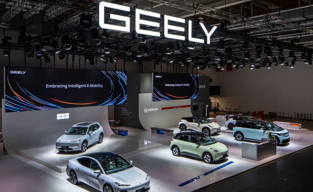 Ford vinde o hală strategică din Spania grupului Geely pentru producția de SUV-uri electrice