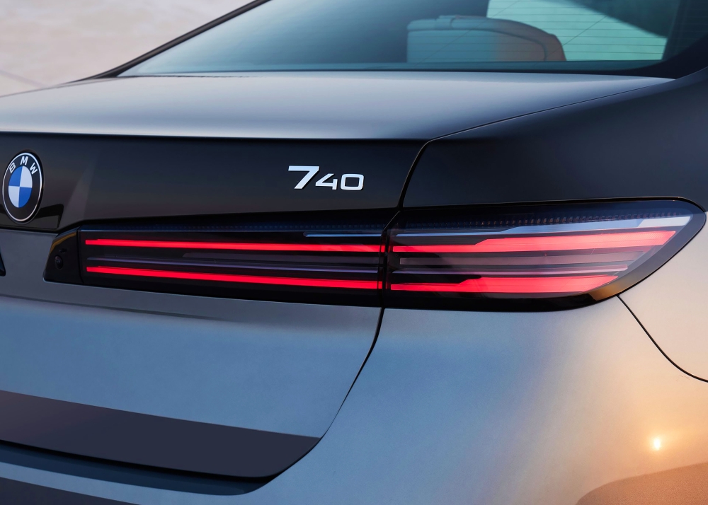 BMW aduce Neue Klasse pe Seria 7 2027 facelift: Limuzina bavareză poate fi comandată în România de la 114.000 de euro