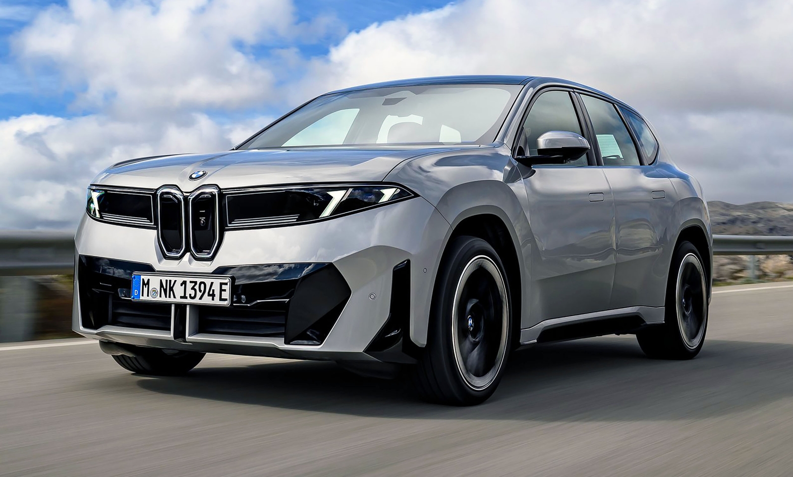Noul BMW iX3 2027 are o nouă versiune de bază în România: Cât costă modelul cu autonomie de 637 km