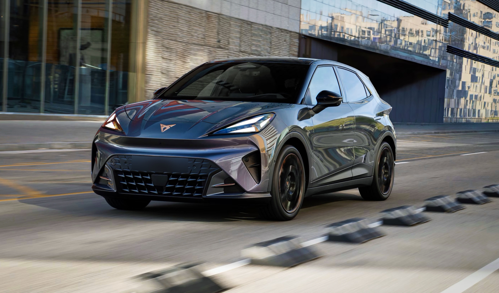 Cupra lansează Raval Plus care este versiunea mai accesibilă a compactei electrice. Prețuri oficiale în România