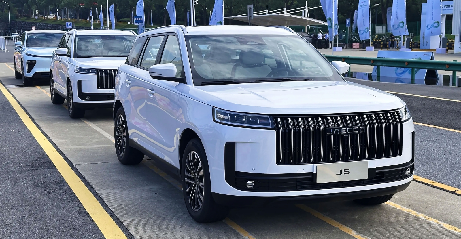 Jaecoo 5 SHS-H ajunge în România. SUV full-hybrid de la 25.990 de euro și o autonomie de 980 km