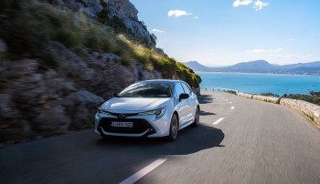 Turn every road into a pleasant experience with the Toyota Corolla Hybrid